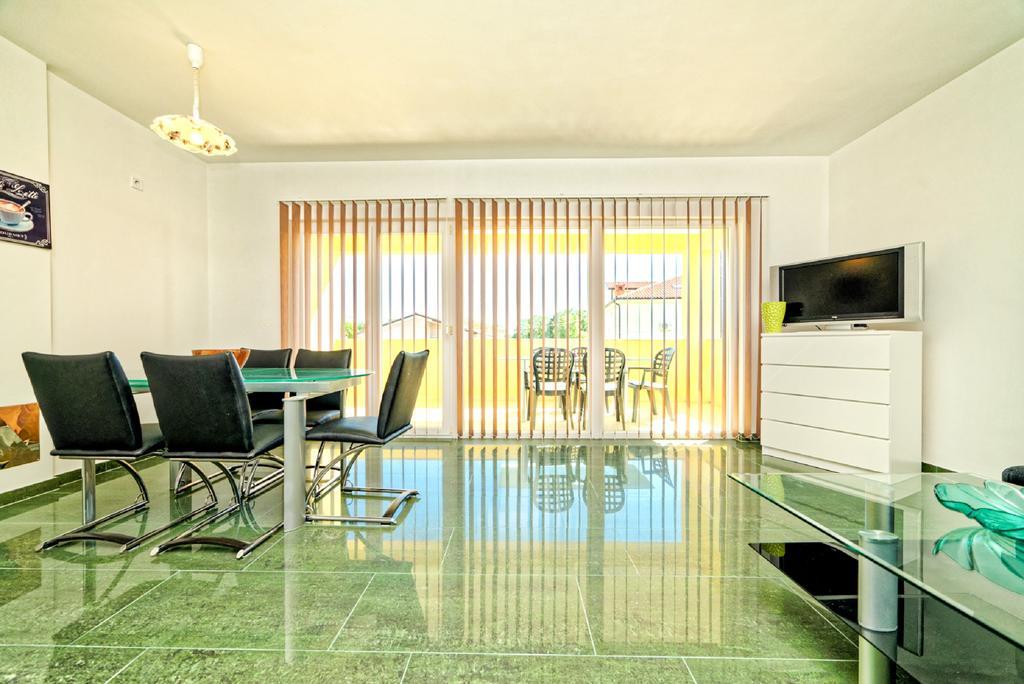 Apartment Una 2 Πούλα Εξωτερικό φωτογραφία
