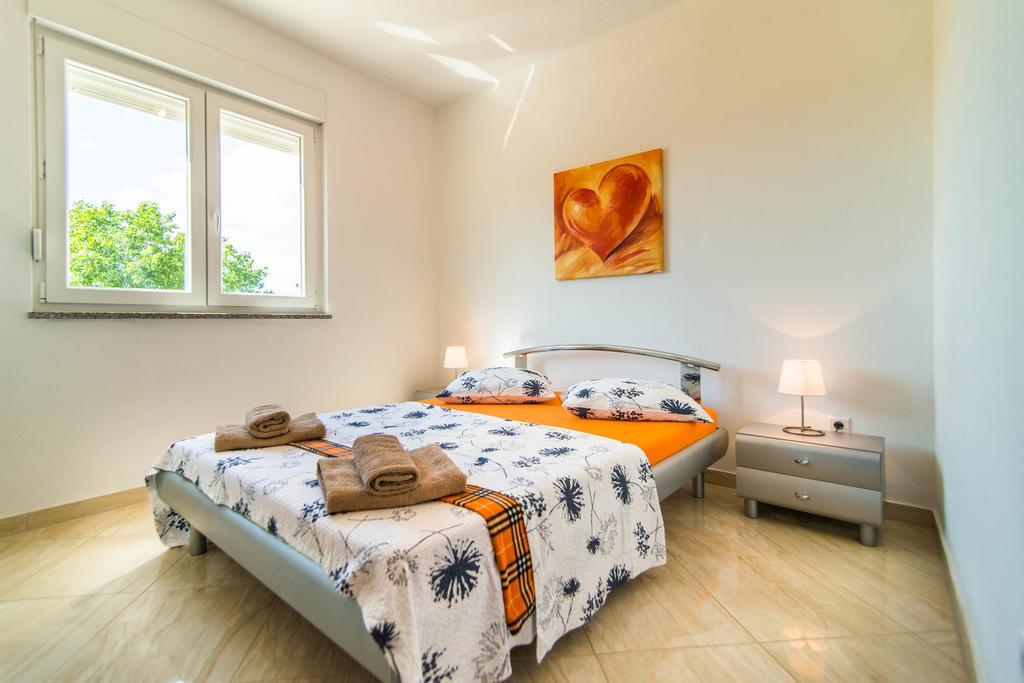 Apartment Una 2 Πούλα Εξωτερικό φωτογραφία