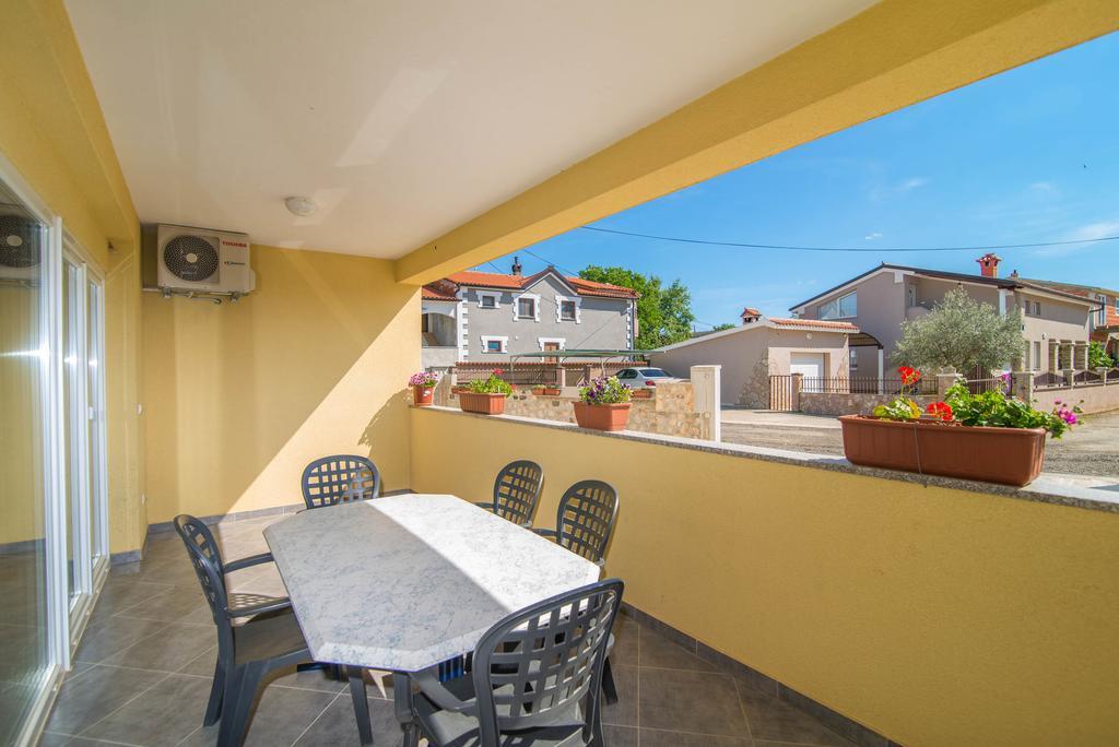 Apartment Una 2 Πούλα Εξωτερικό φωτογραφία
